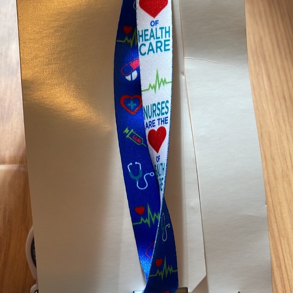 Badgereel lanyard - Picture 4 of 4